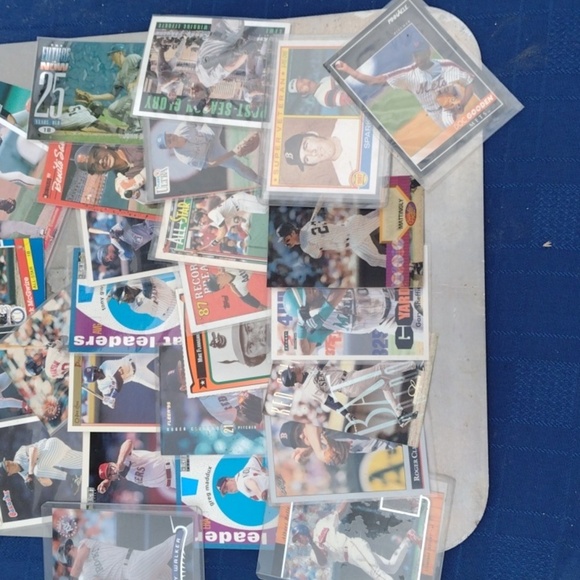 Assorted Baseball Trading Cards - Picture 2 of 3